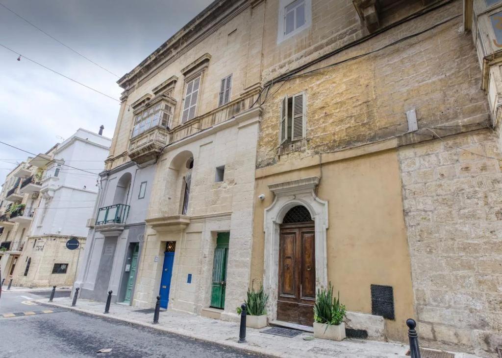 5 Minutes Walk To The Capital Floriana