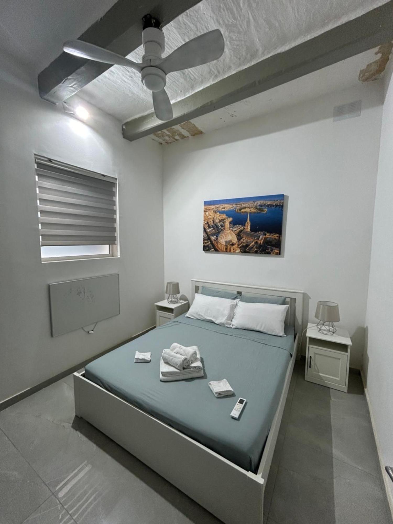 5 Minutes Walk To The Capital Apartman Floriana