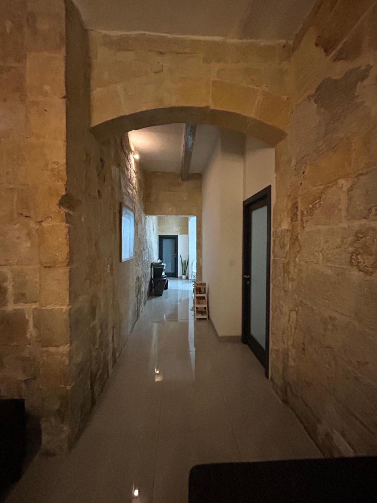 Apartman 5 Minutes Walk To The Capital *